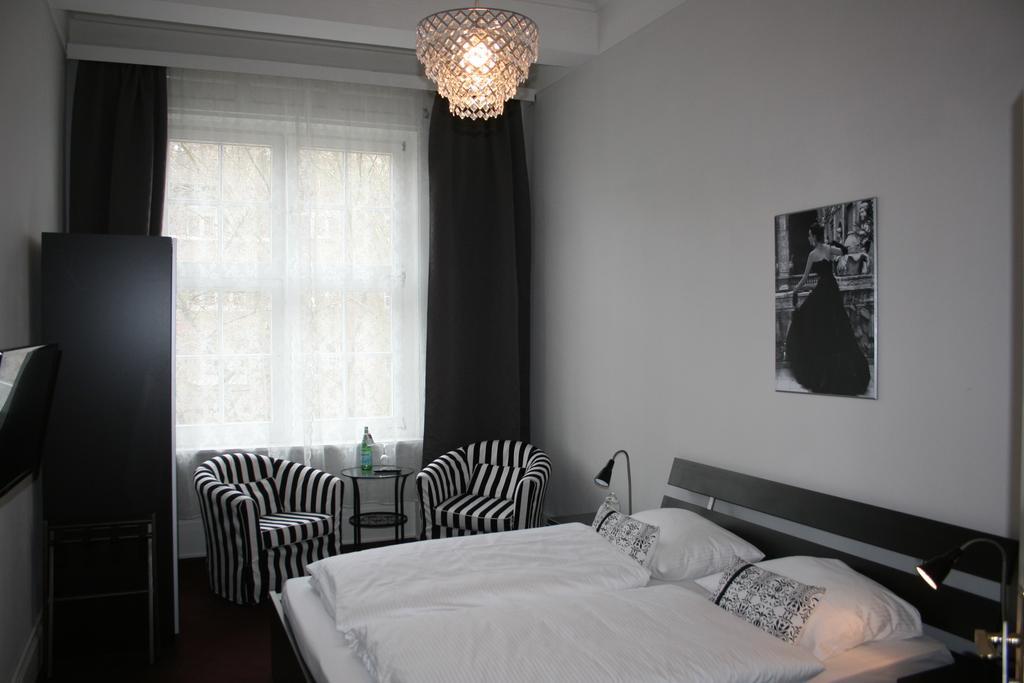 המבורג Hotel Fresena Im Dammtorpalais חדר תמונה